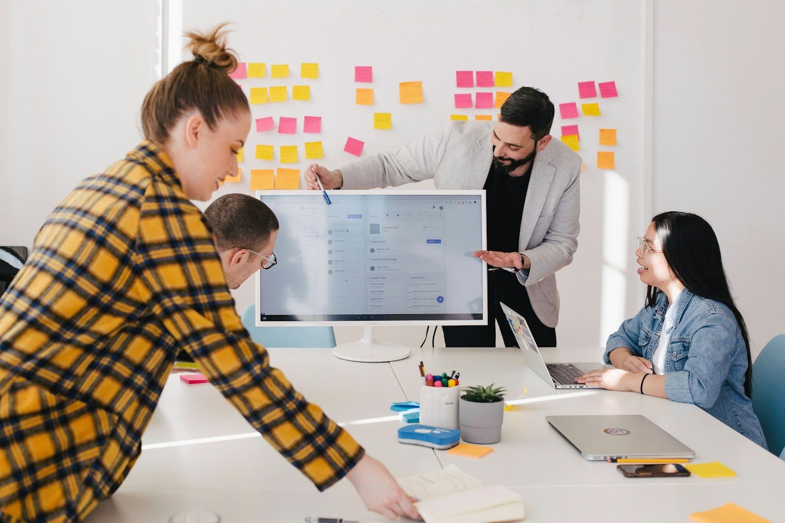 How Our Team Transforms Your Vision into a Fully Functional Website